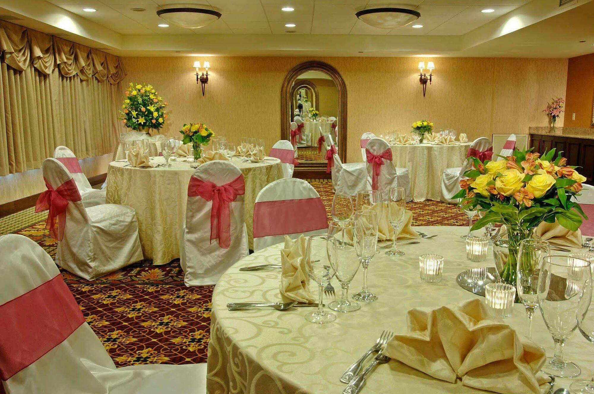 Holiday Inn Washington-Dulles International Airport By Ihg Sterling Restaurant bilde